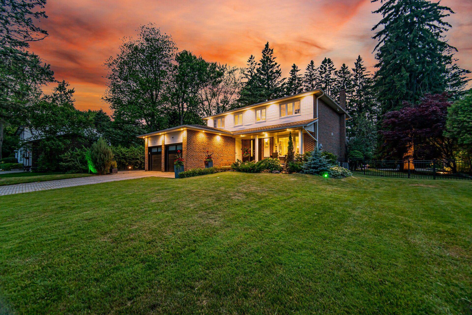 Oakville, ON L6J 5P5,2361 Carrington PL