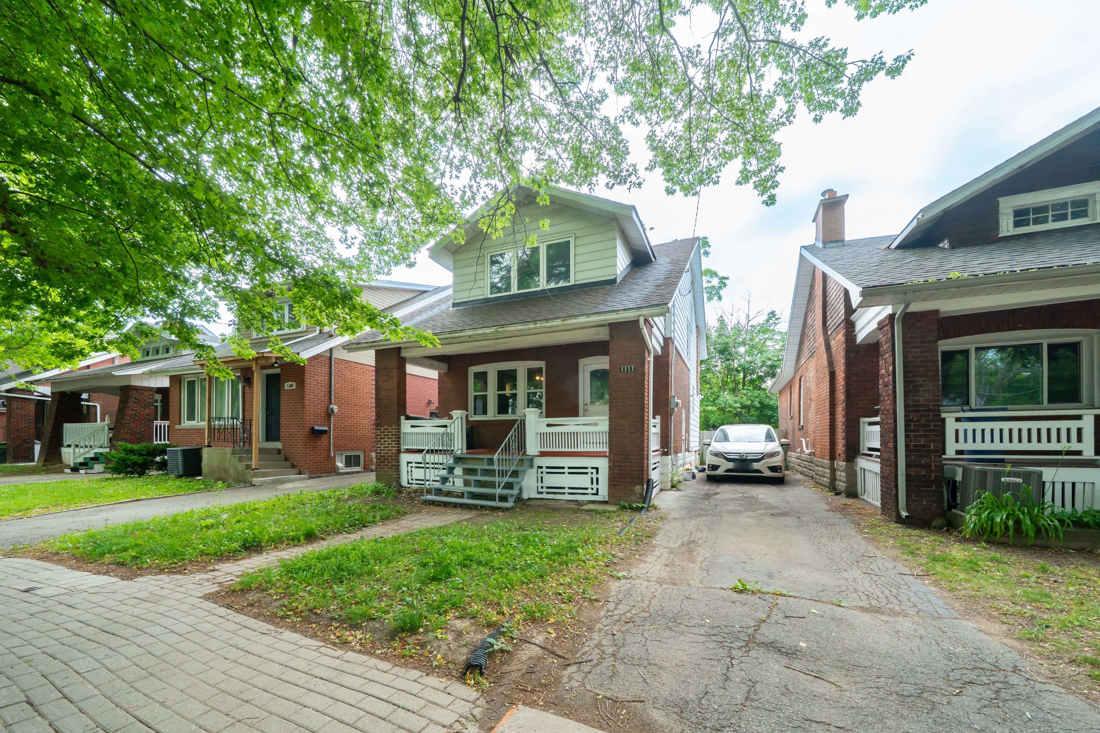 Hamilton, ON L8S 1L8,1111 King ST W