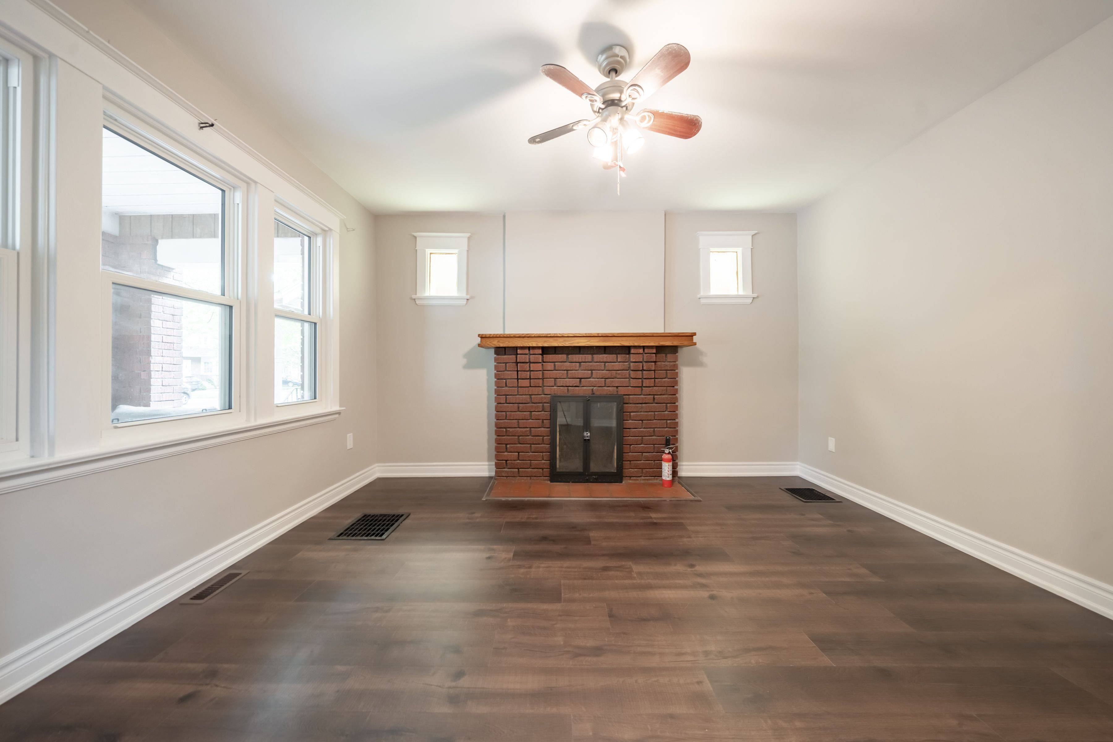 Hamilton, ON L8S 1L8,1111 King ST W