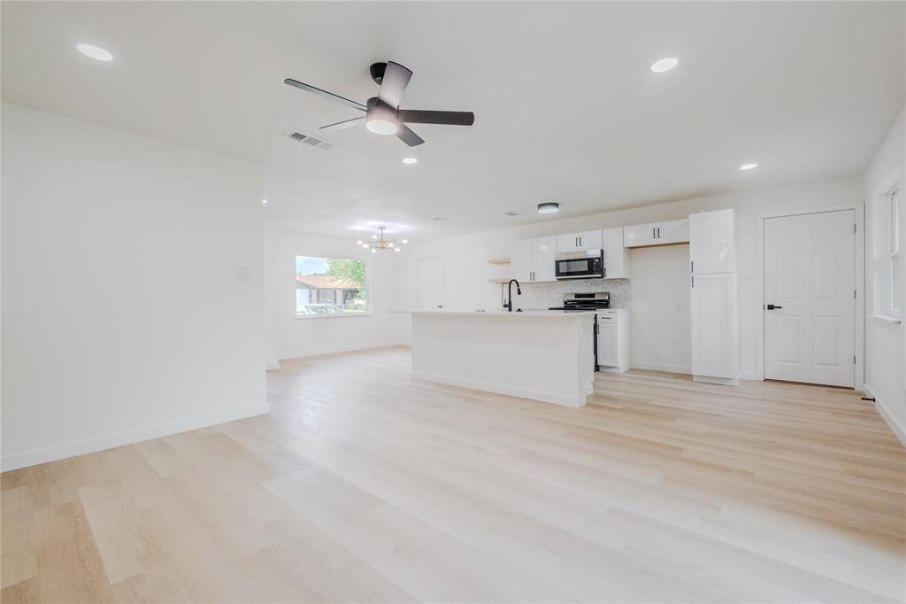 Dallas, TX 75241,3505 Pacesetter Drive