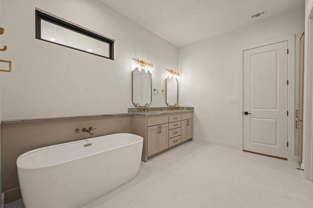 Dallas, TX 75223,1030 Parkview Avenue