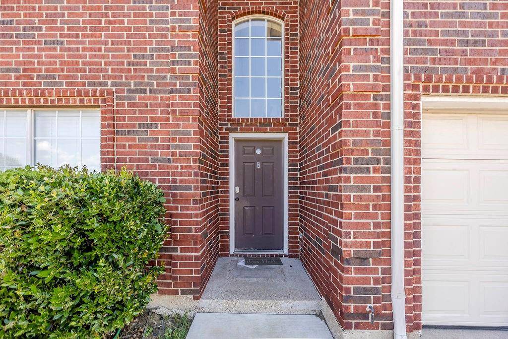 Dallas, TX 75249,5936 Firethorn Drive