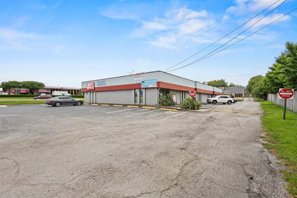 Arlington, TX 76011,1420 N Cooper Street #109