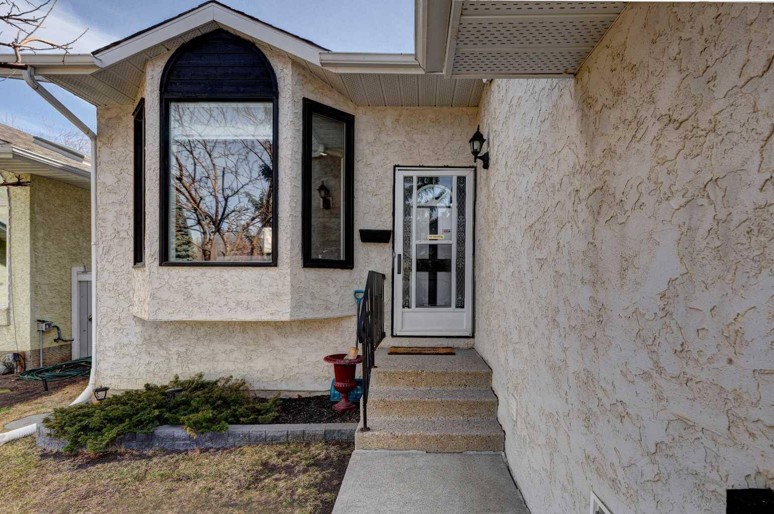 Calgary, AB T3K3J4,116 Macewan Ridge Close NW