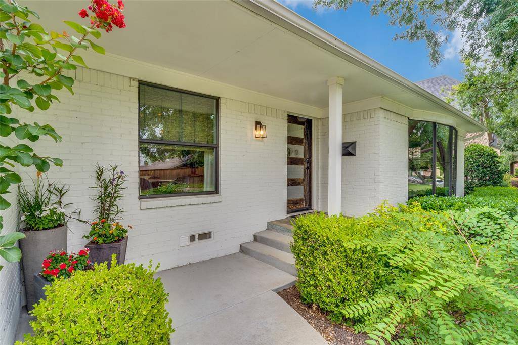 Dallas, TX 75229,10710 Lathrop Drive