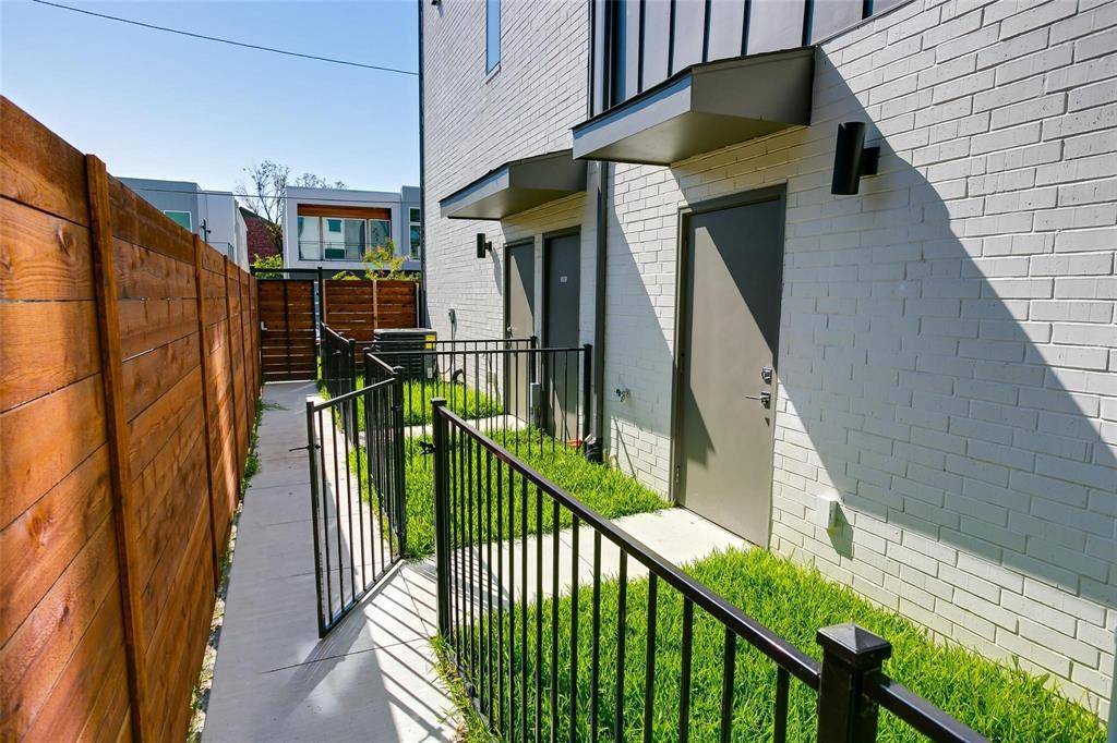 Dallas, TX 75206,5515 Bryan Parkway #105