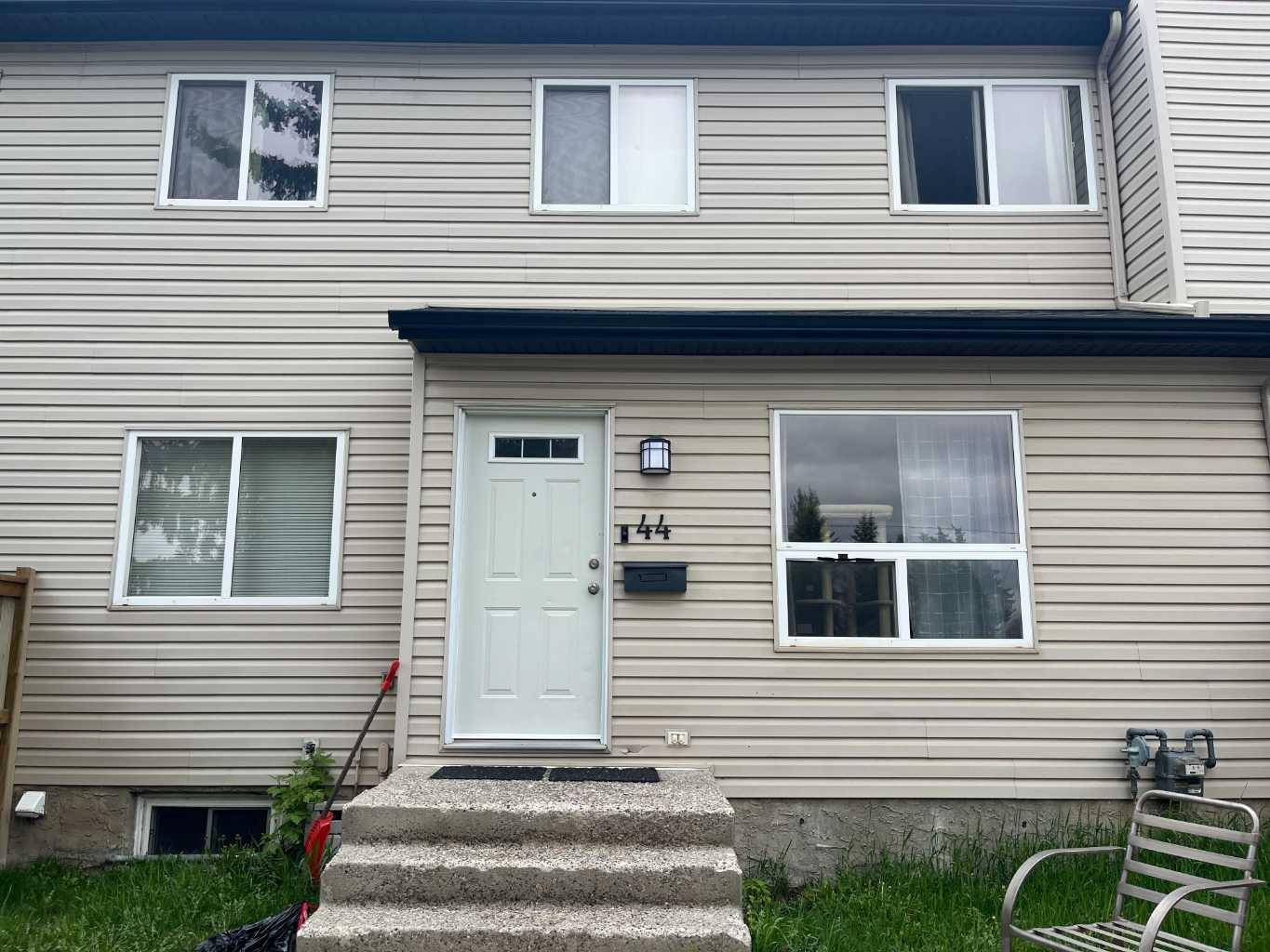 Red Deer, AB T4R 1G8,20 Alford AVE #44