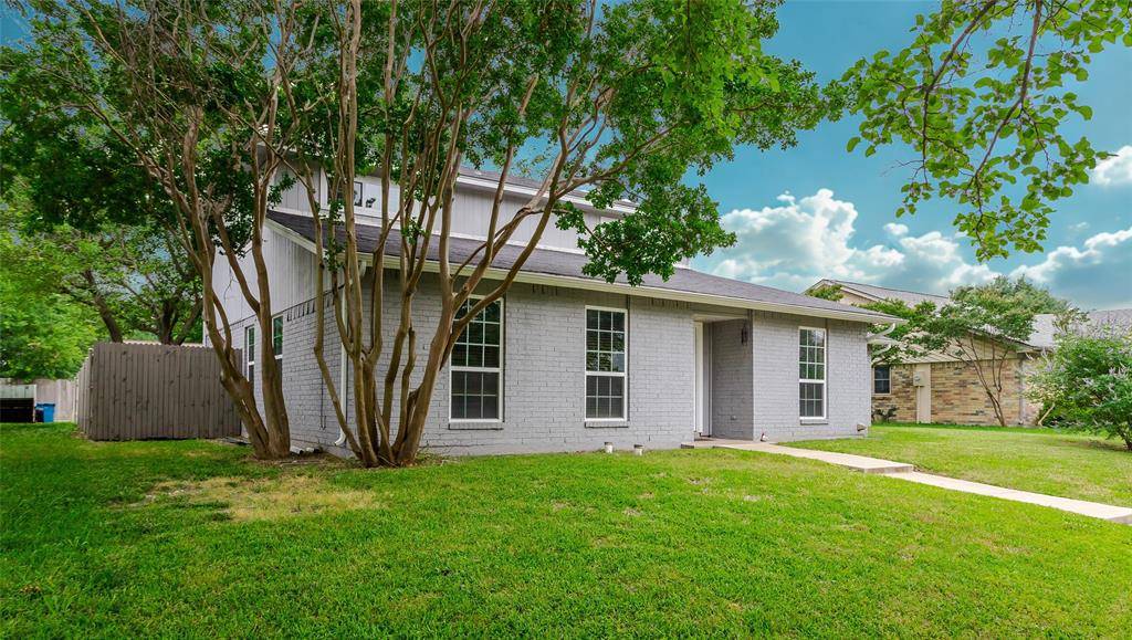 Rowlett, TX 75088,8910 Deerwood Drive