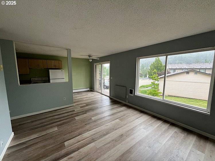Gresham, OR 97080,200 SW FLORENCE AVE #D9