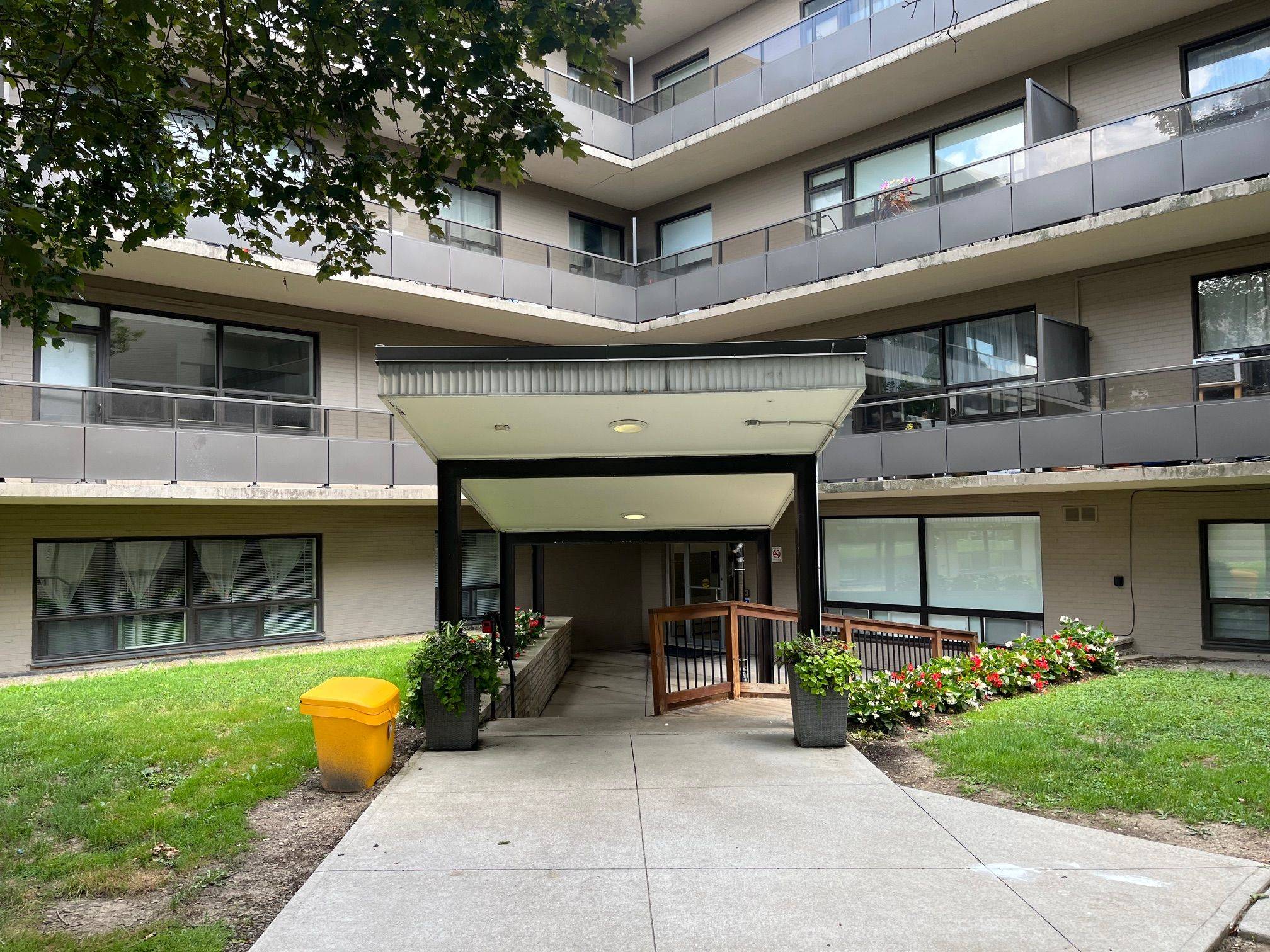 Toronto W05, ON M3K 1W1,31 Paxtonia BLVD #107