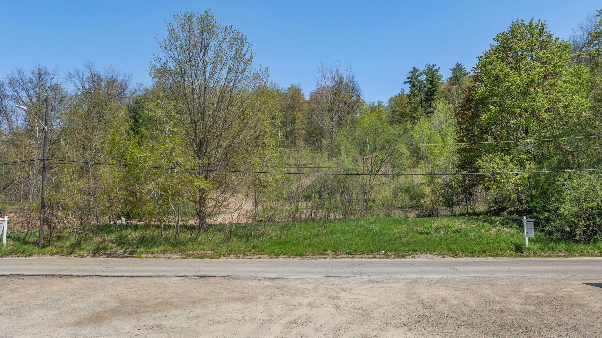 Halton Hills, ON L7G 3G8,22 Main ST N