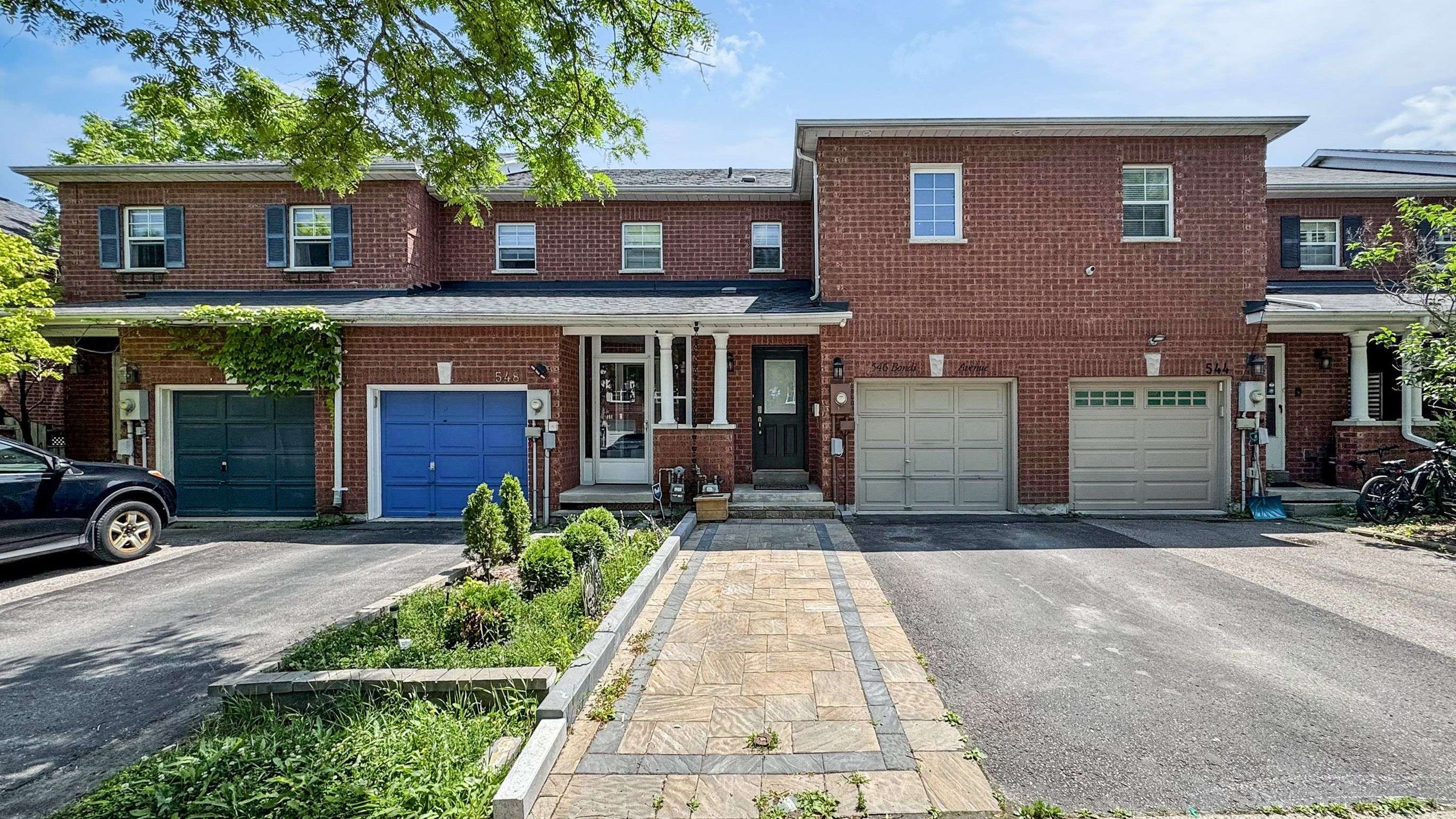 Newmarket, ON L3Y 8R5,546 Bondi AVE