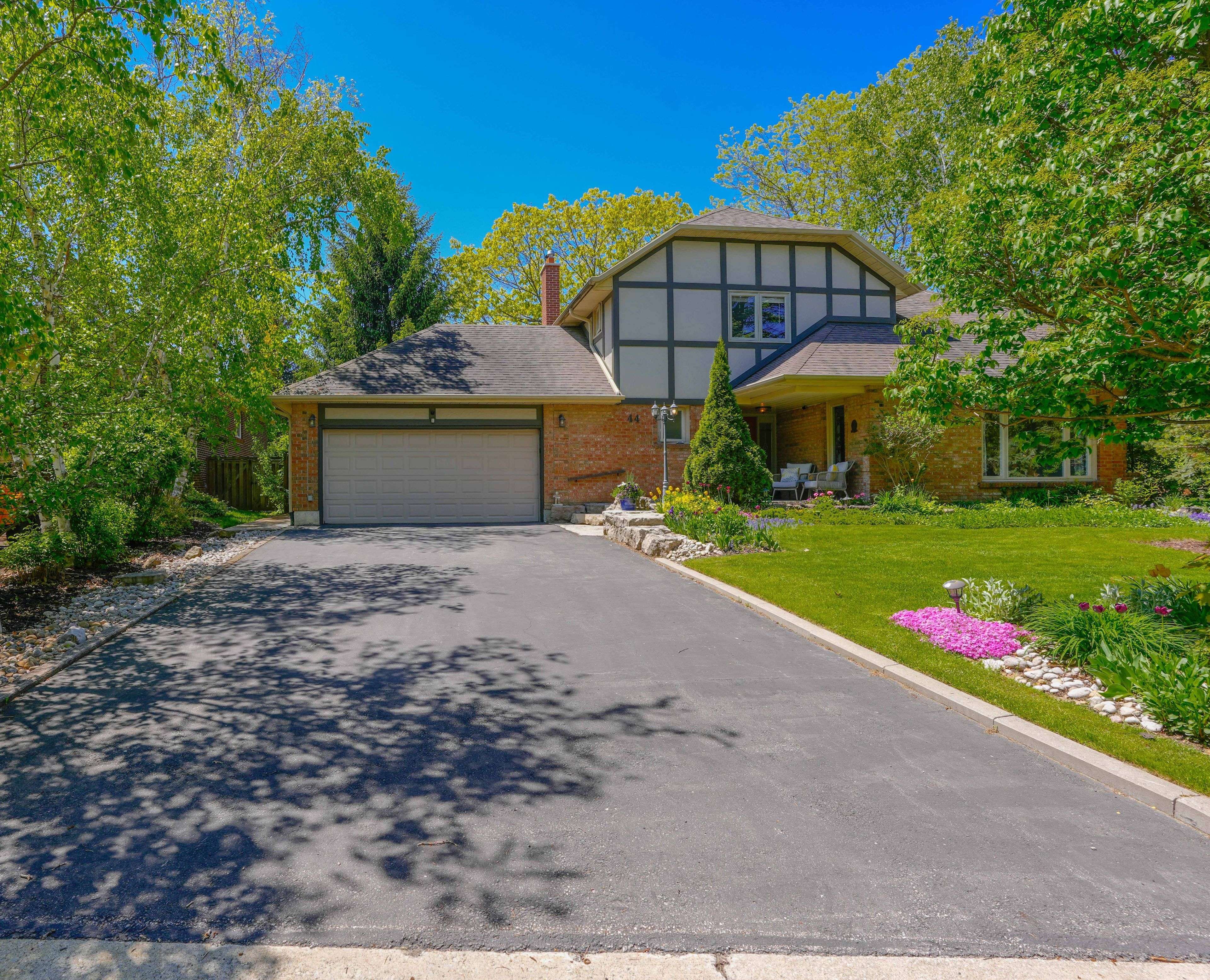 Brampton, ON L6Z 1T6,44 Cairnmore CT