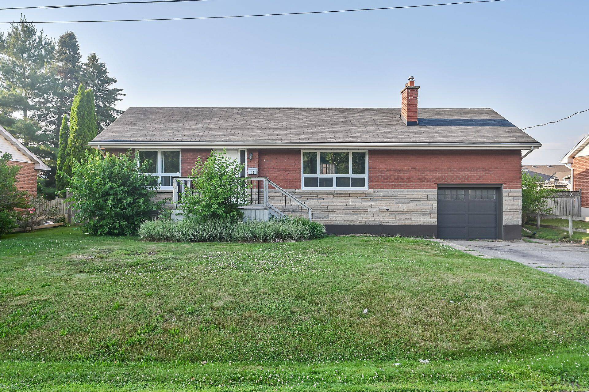 Grimsby, ON L3M 1J5,17 Brierwood AVE