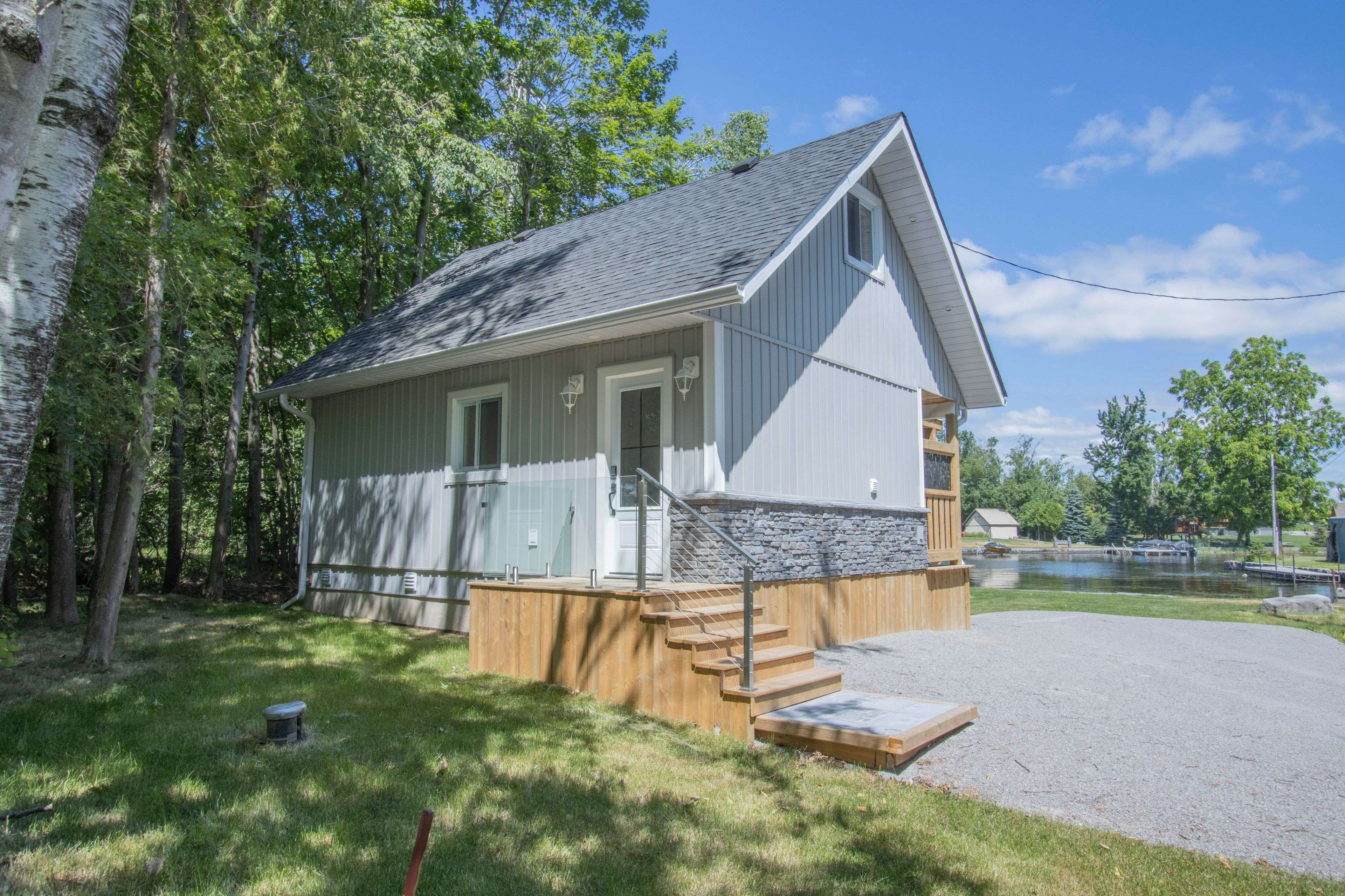 Kawartha Lakes, ON K0M 1A0,71 Falls Bay RD