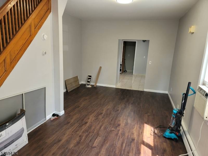 Westfield Town, NJ 07090,724 South Ave #1