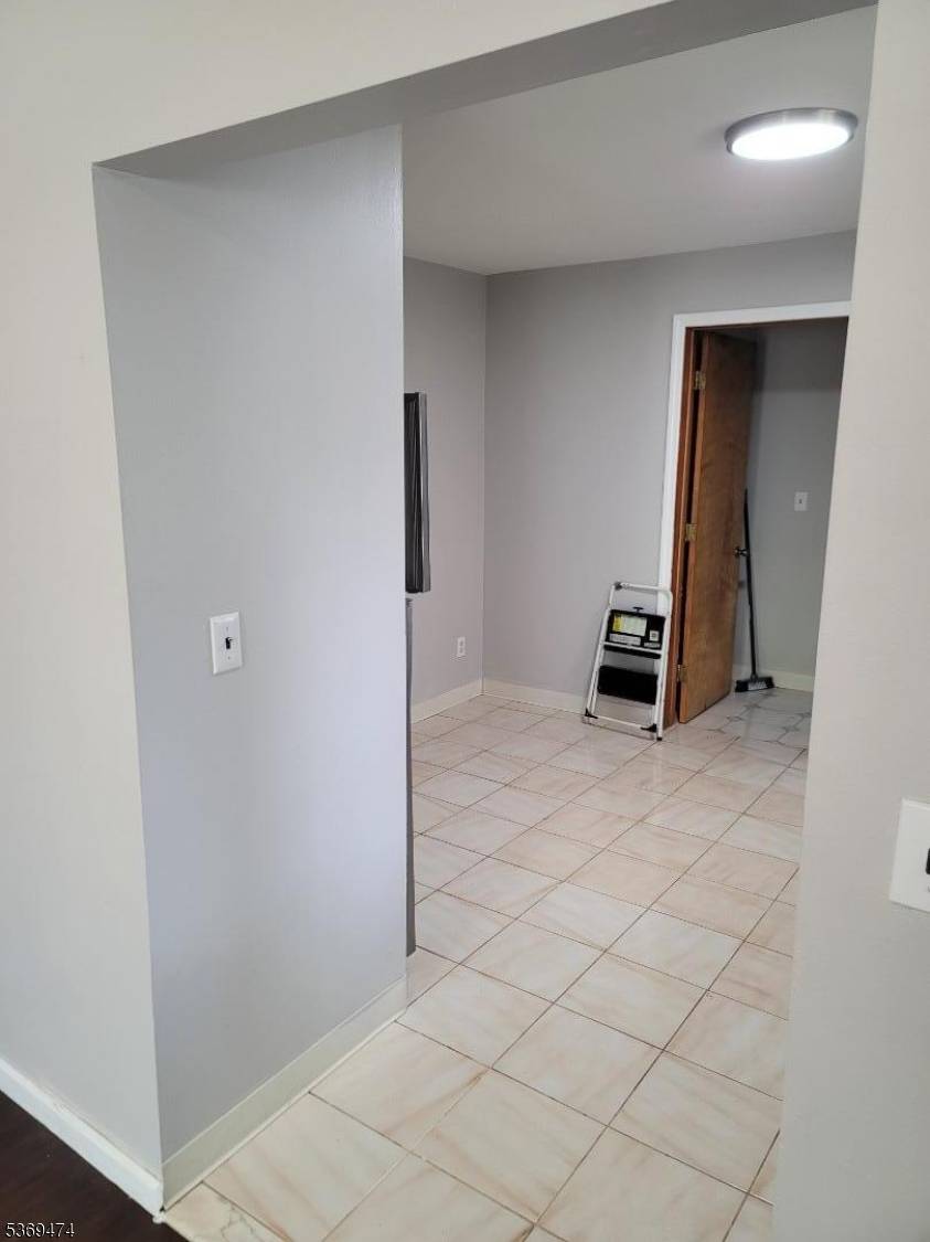 Westfield Town, NJ 07090,724 South Ave #1