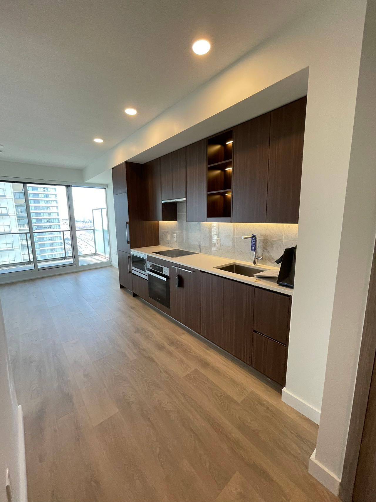 Toronto C15, ON M2K 0H1,85 McMahon DR #2215