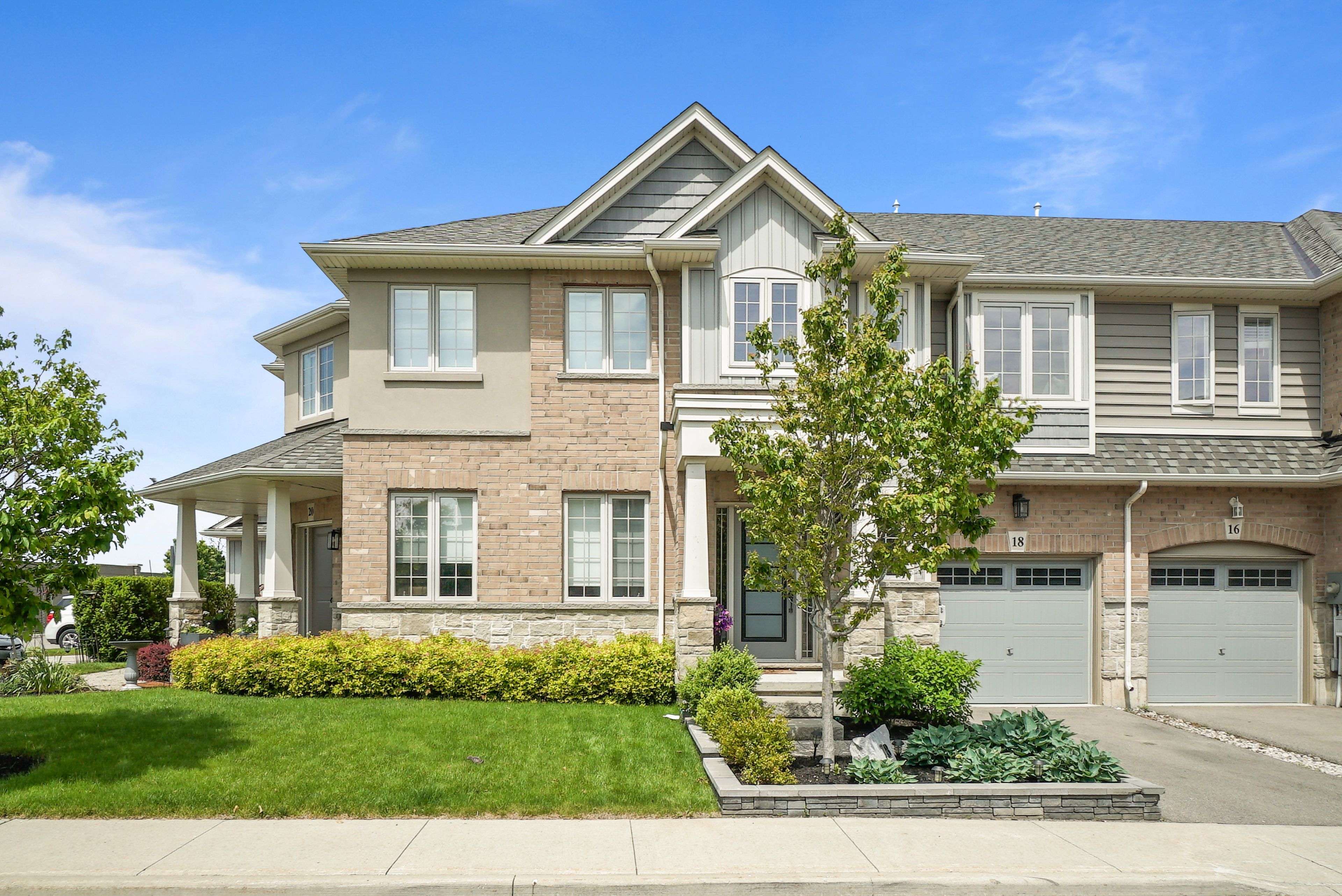 Grimsby, ON L3M 0H4,18 BEAU CHATEL LN
