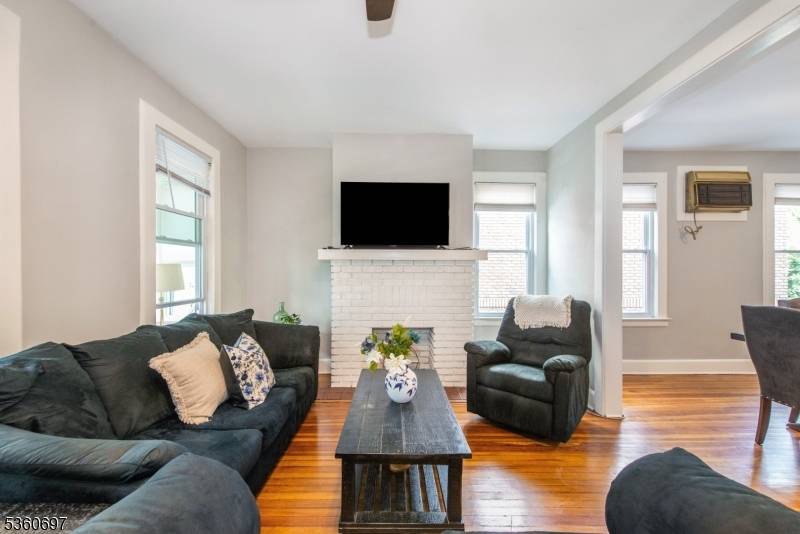Irvington Twp., NJ 07111,49 Oakland St