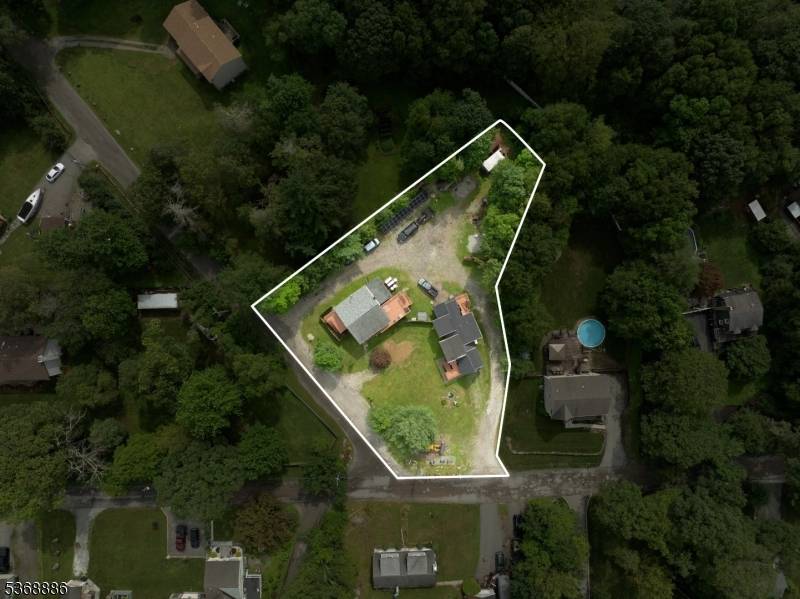 West Milford Twp., NJ 07421,4 Delmont Rd