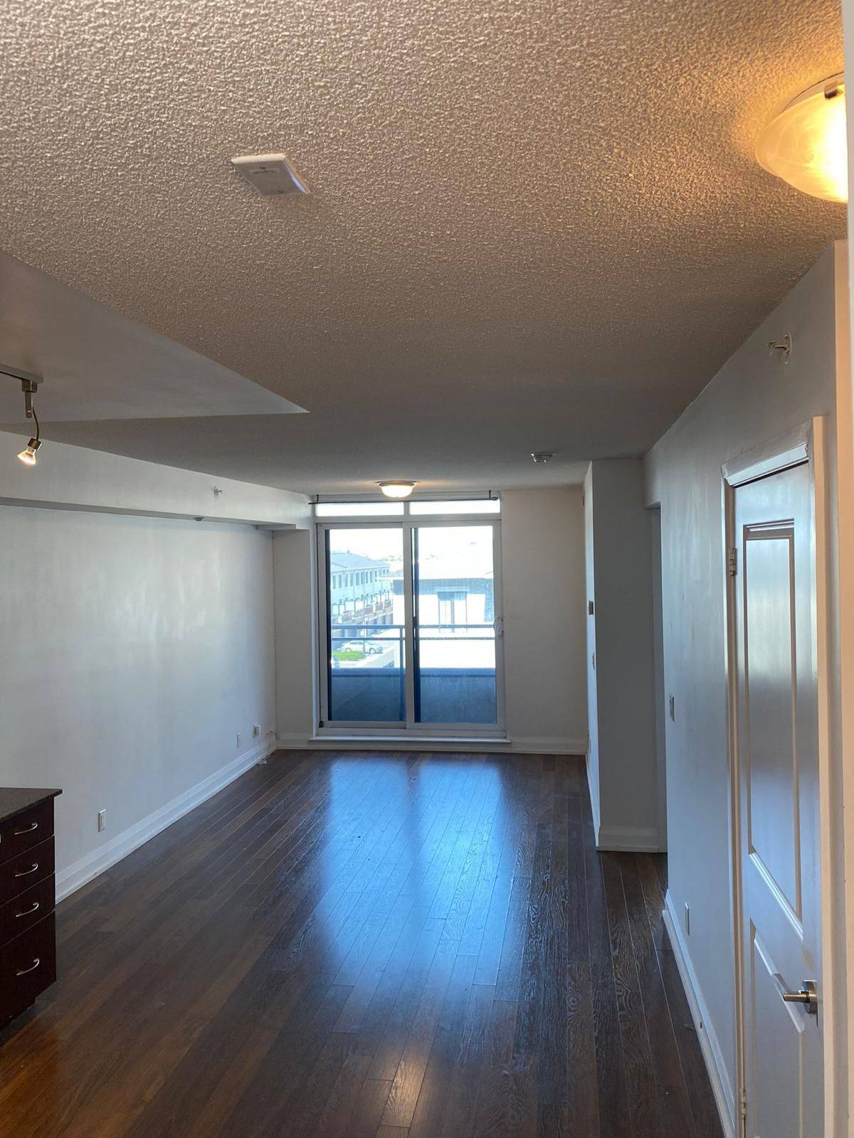 Richmond Hill, ON L4B 0C7,376 Hwy 7 E RD #305