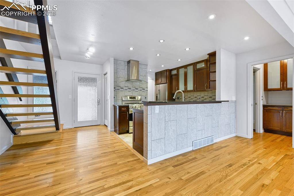 Colorado Springs, CO 80904,1008 Hill CIR