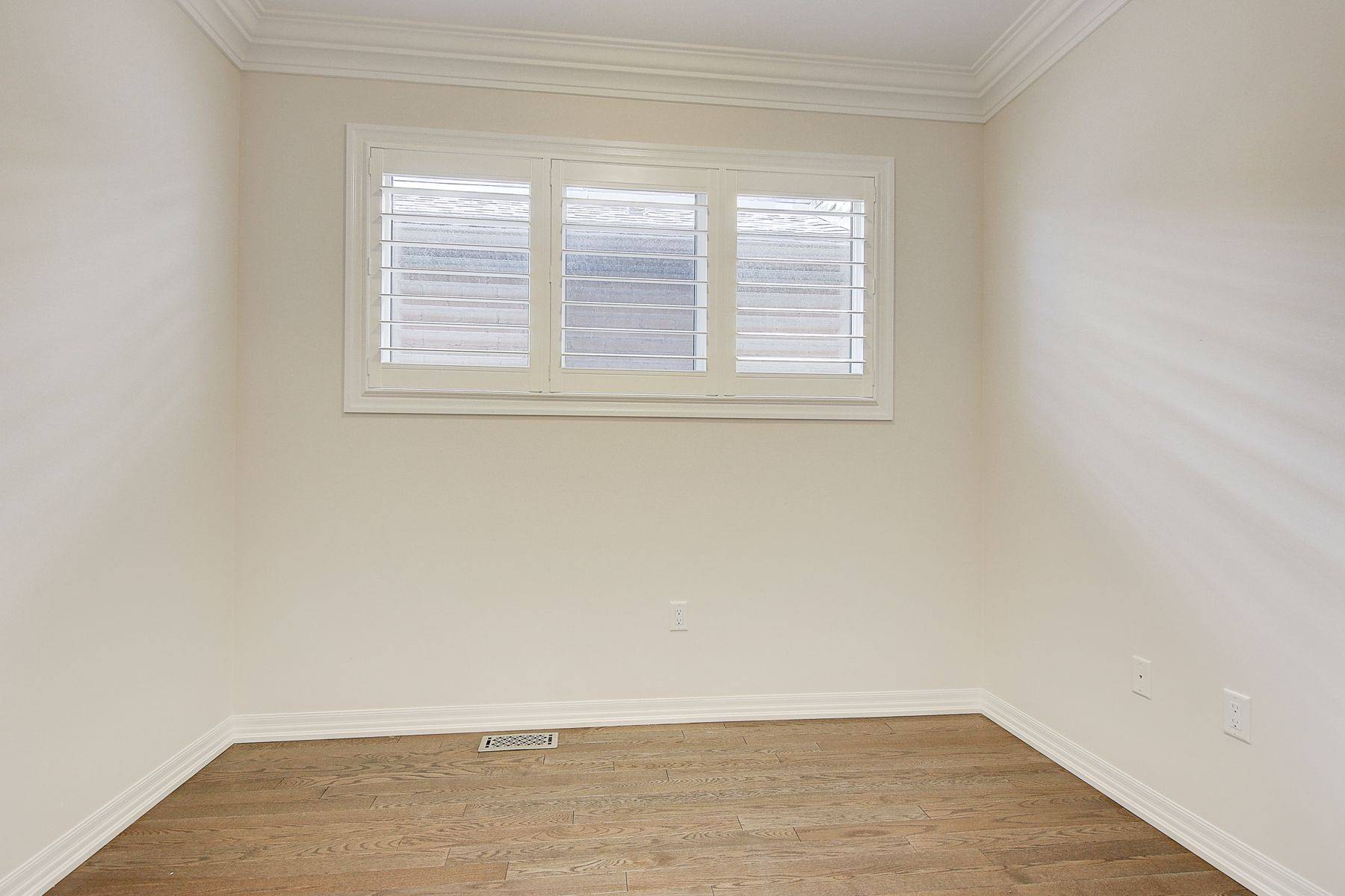 Oakville, ON L6M 0W4,142 Mcwilliams CRES