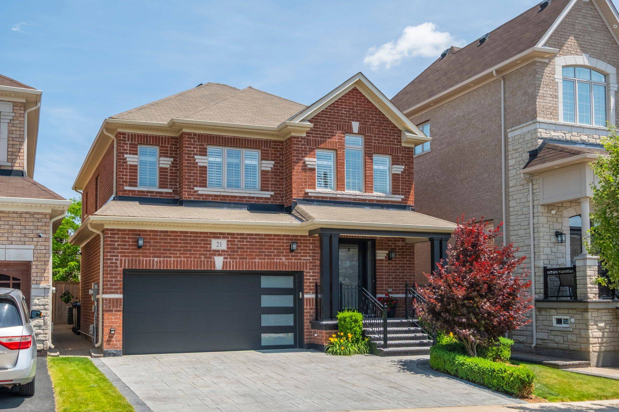 Caledon, ON L7C 3Y8,21 Fieldstone Lane AVE