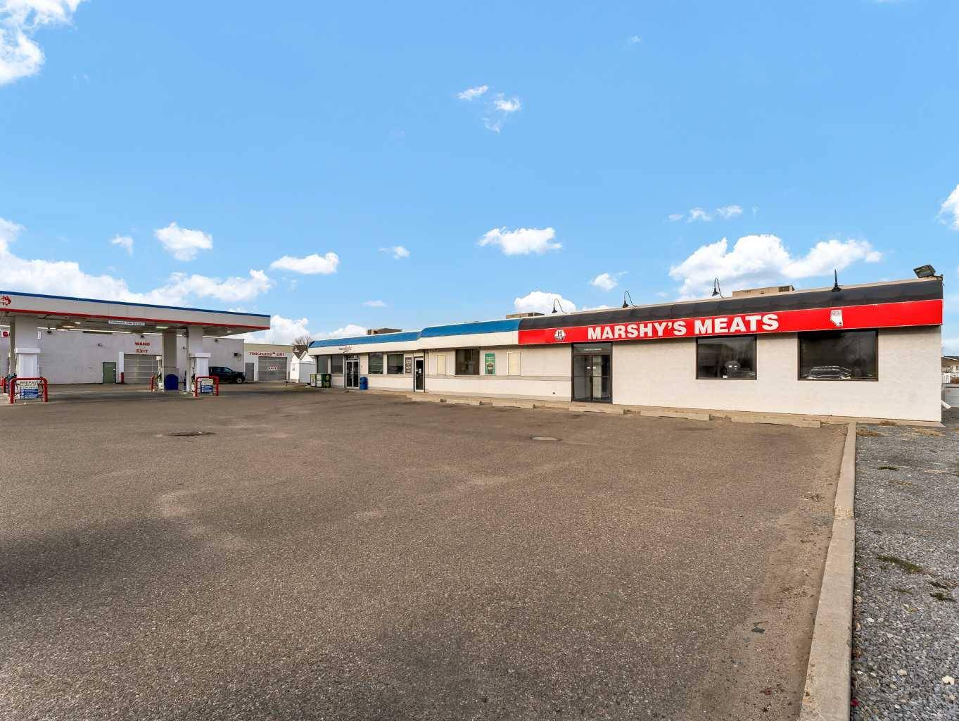 Medicine Hat, AB T1B4A8,1276 Strachan RD SE