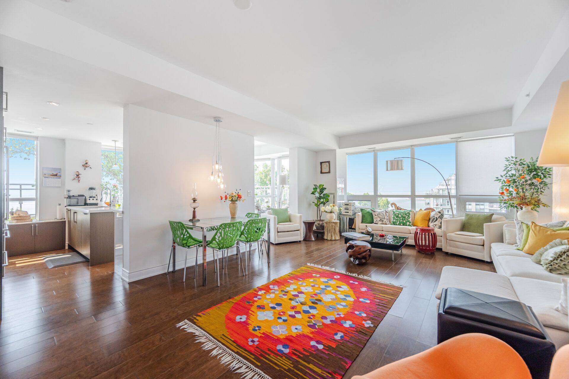 Oakville, ON L6L 0B4,3500 Lakeshore RD #604