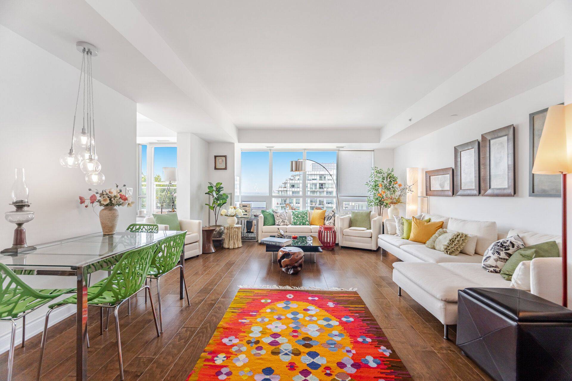 Oakville, ON L6L 0B4,3500 Lakeshore RD #604