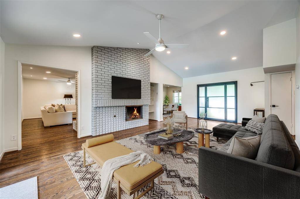 Dallas, TX 75244,3906 High Summit Drive