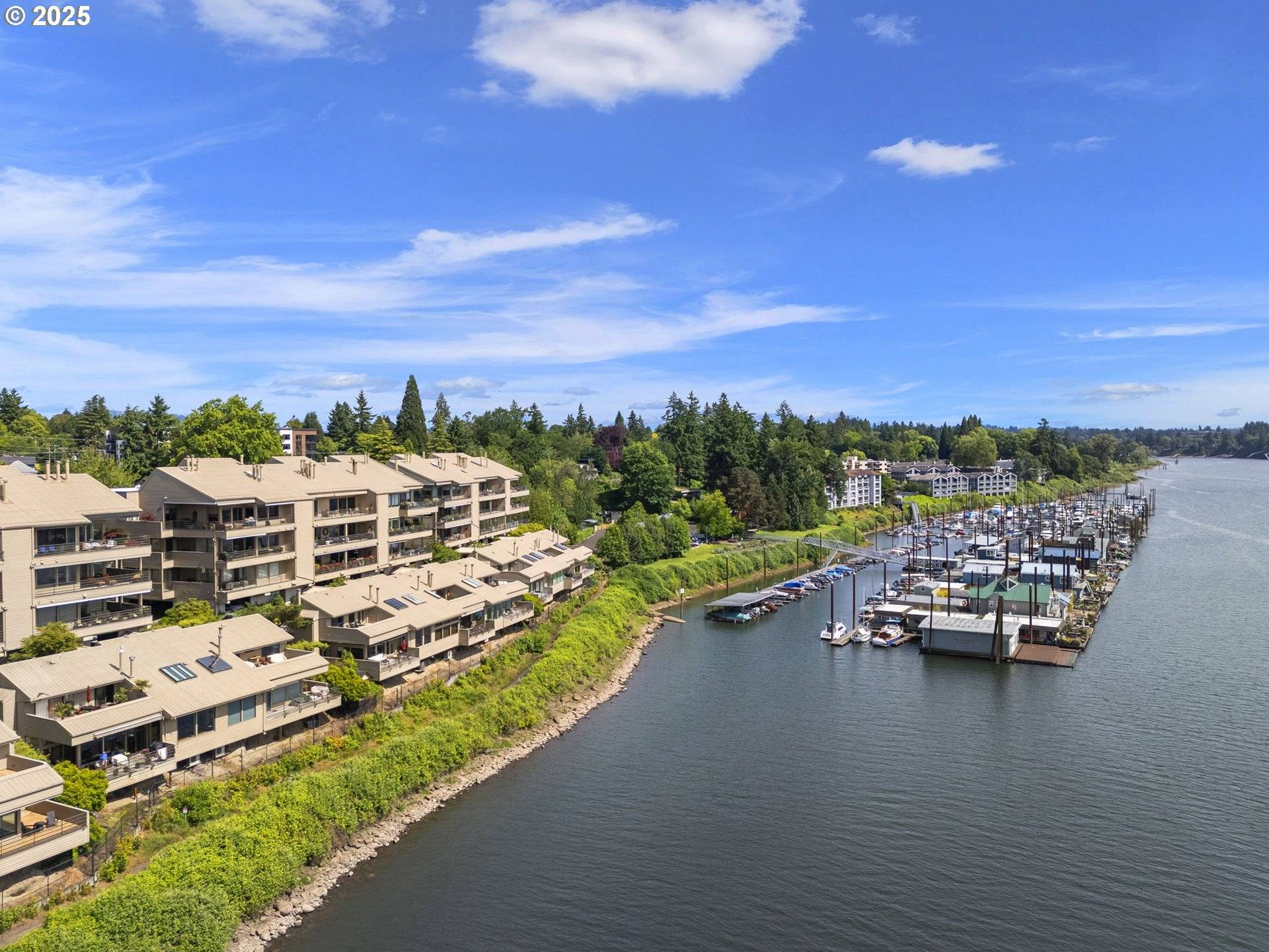Portland, OR 97202,242 SE SPOKANE ST ##6