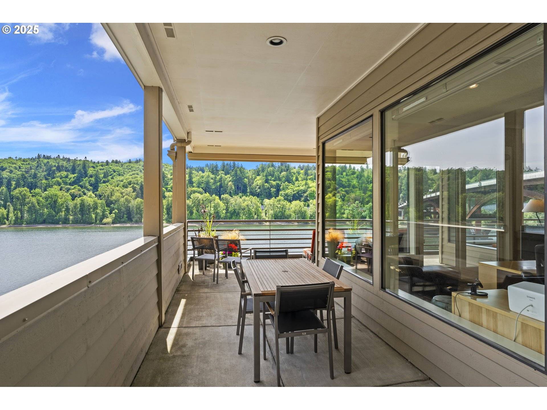 Portland, OR 97202,242 SE SPOKANE ST ##6