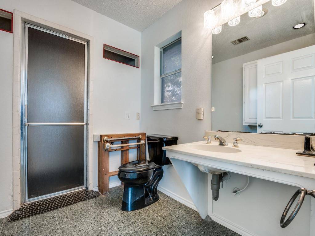 Dallas, TX 75249,6415 Lake Bluff Drive