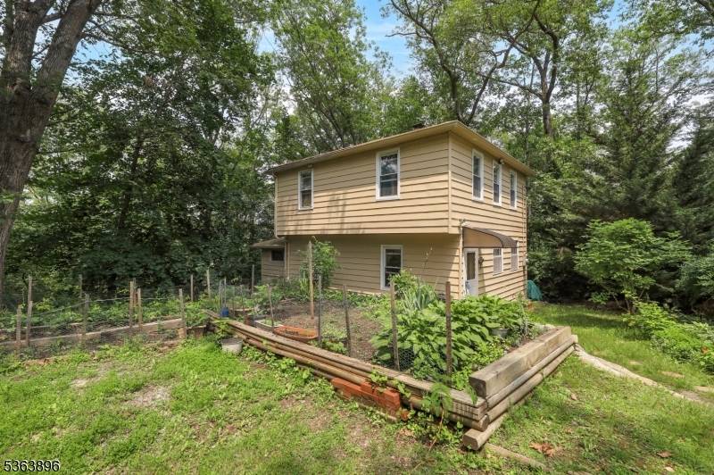 Wanaque Boro, NJ 07420,19 Skyland Ave
