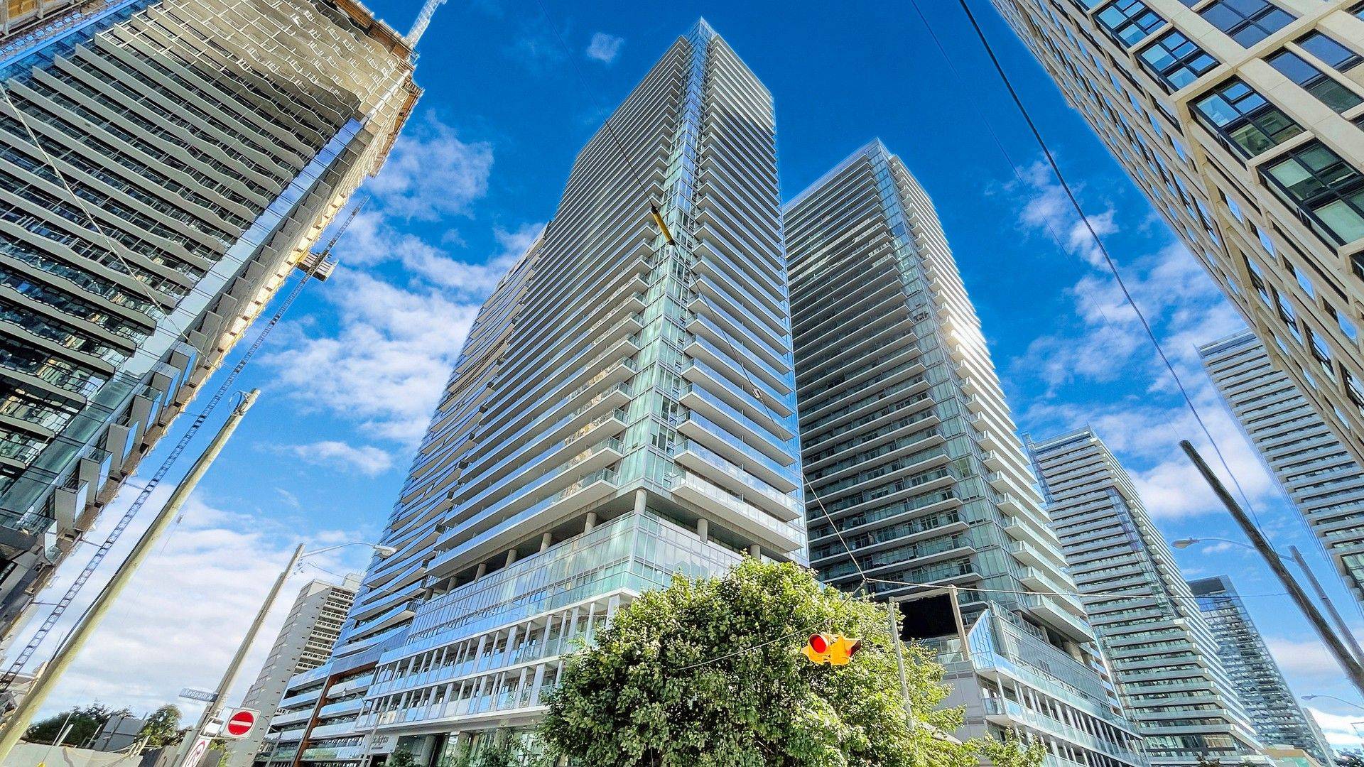 Toronto C10, ON M4P 0E3,99 Broadway AVE #Ph01 Nt