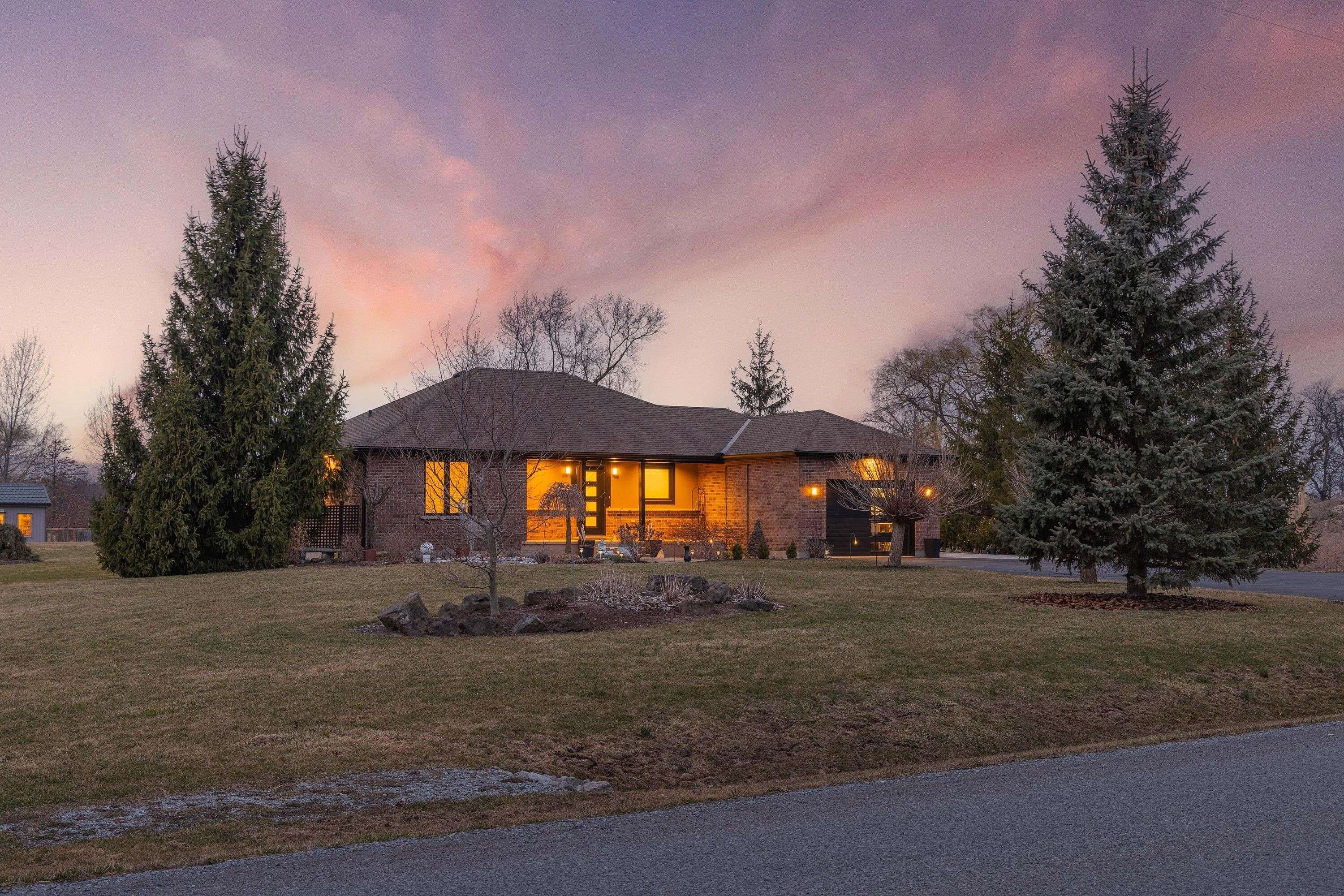 Niagara Falls, ON L2H 0W8,7107 Beechwood RD