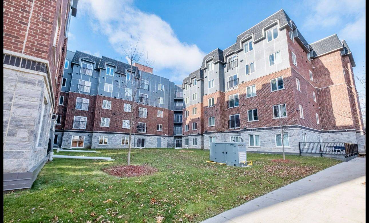 Kingston, ON K7K 4L9,501 frontenec ST #218