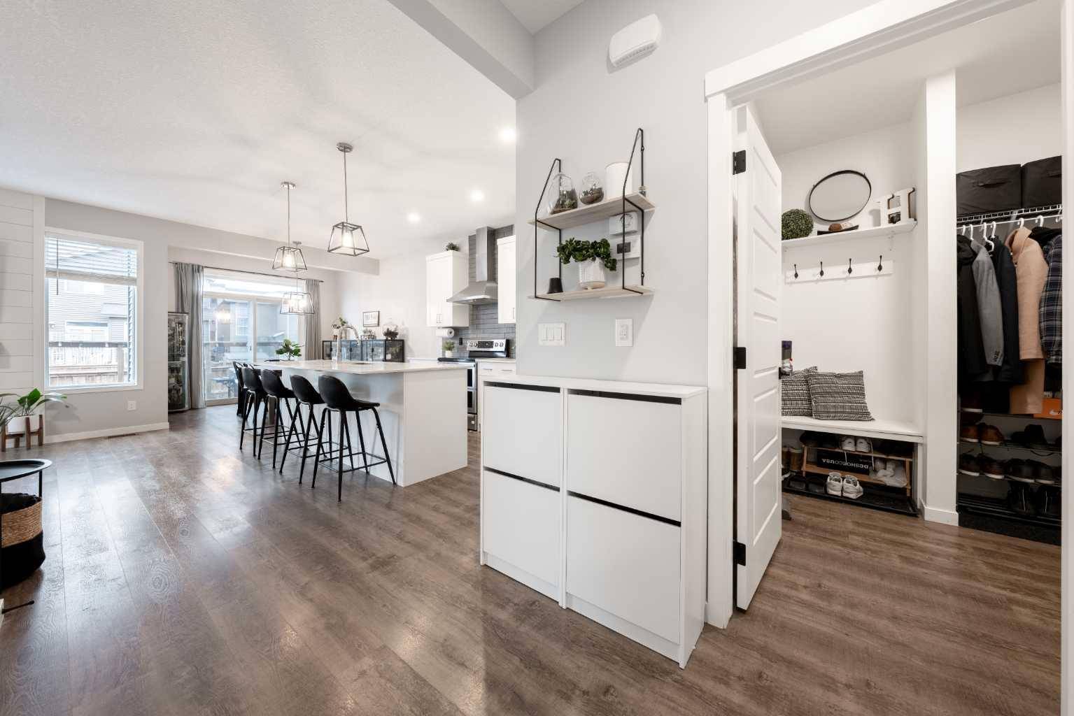 Calgary, AB T2X 4M5,73 Wolf Hollow MNR SE