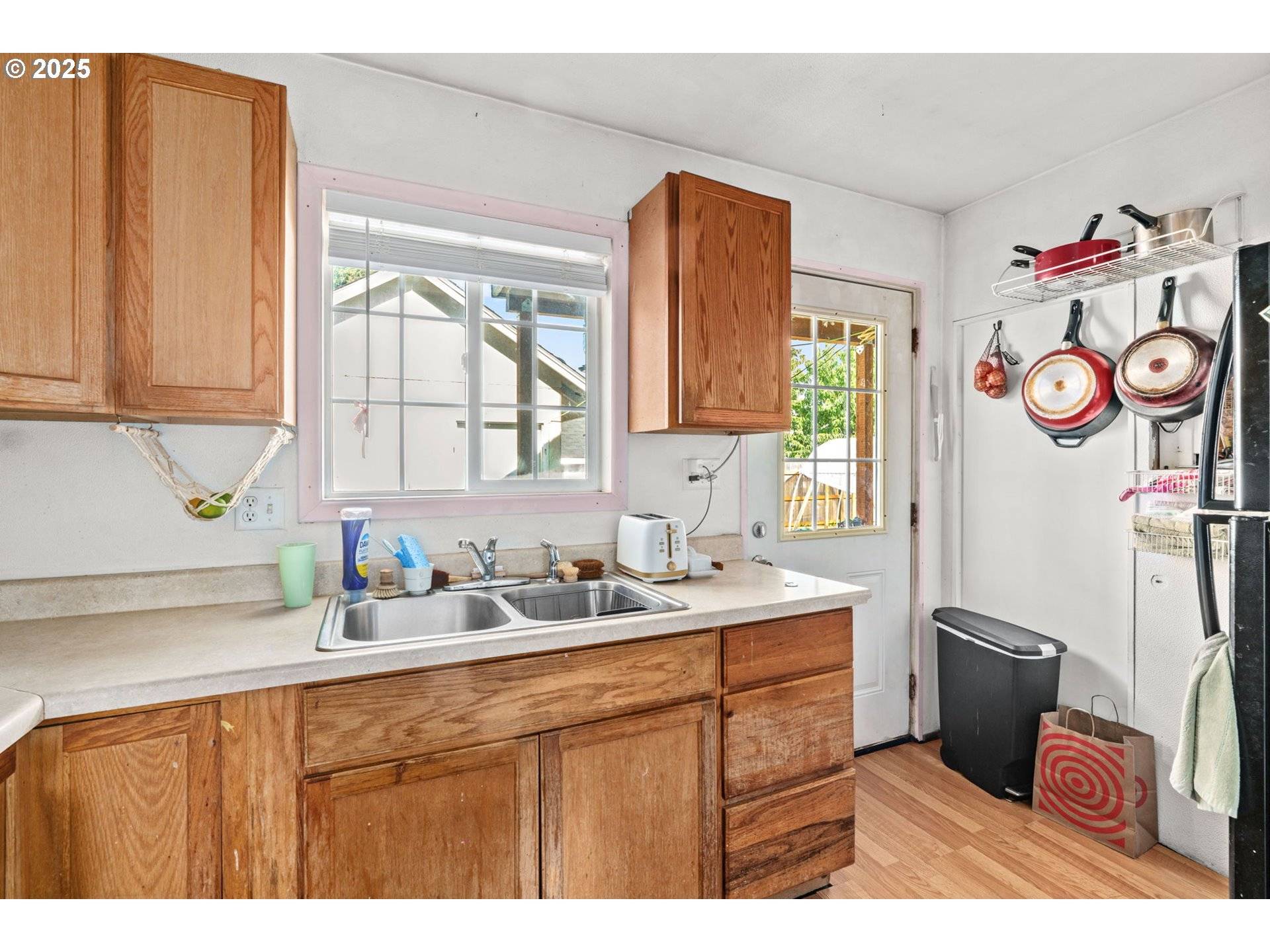 Eugene, OR 97402,185 N SENECA RD