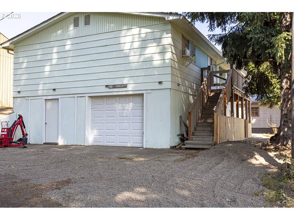 Elgin, OR 97827,1511 COLUMBUS ST