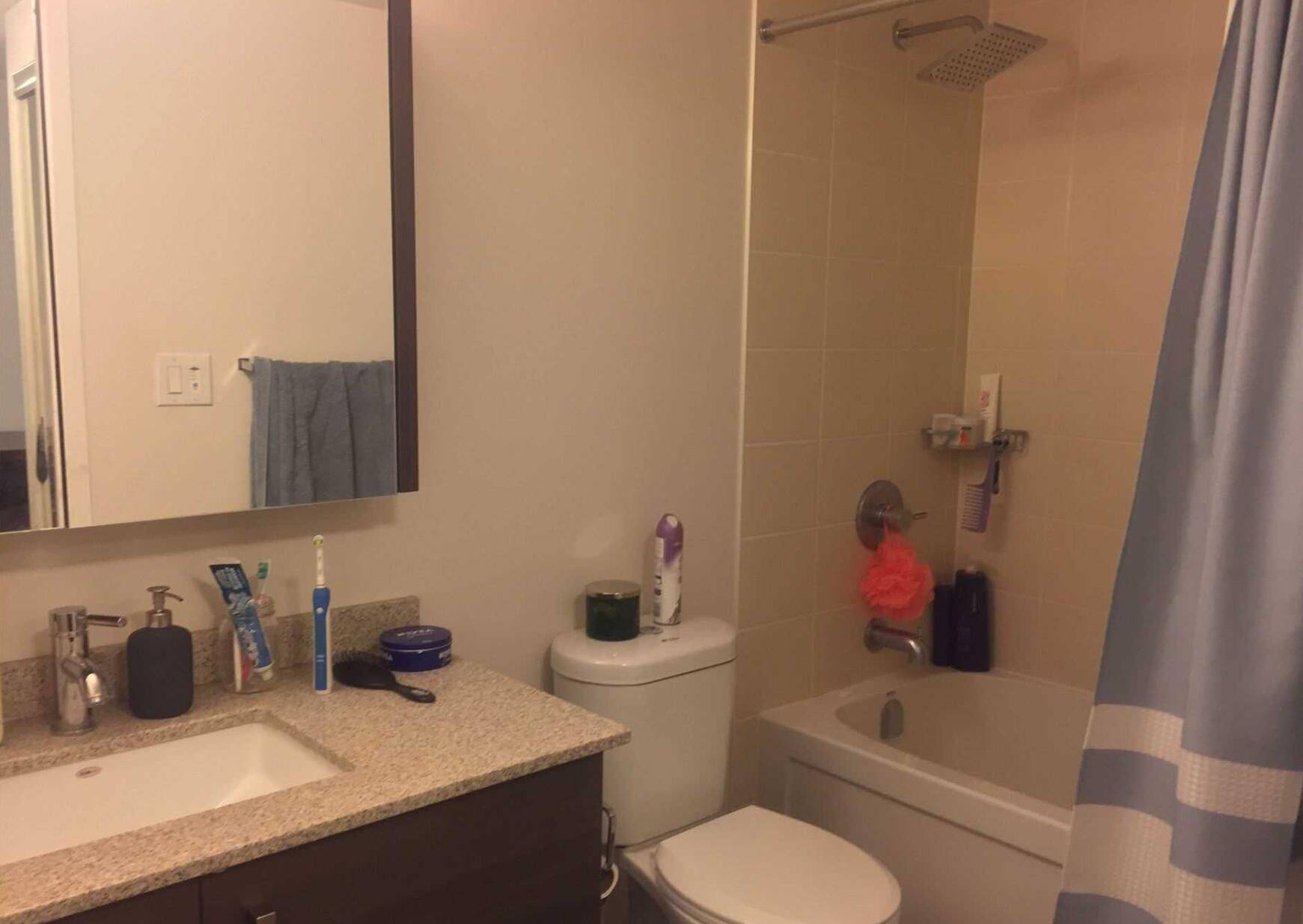 Markham, ON L3R 5C1,1 Uptown DR #806