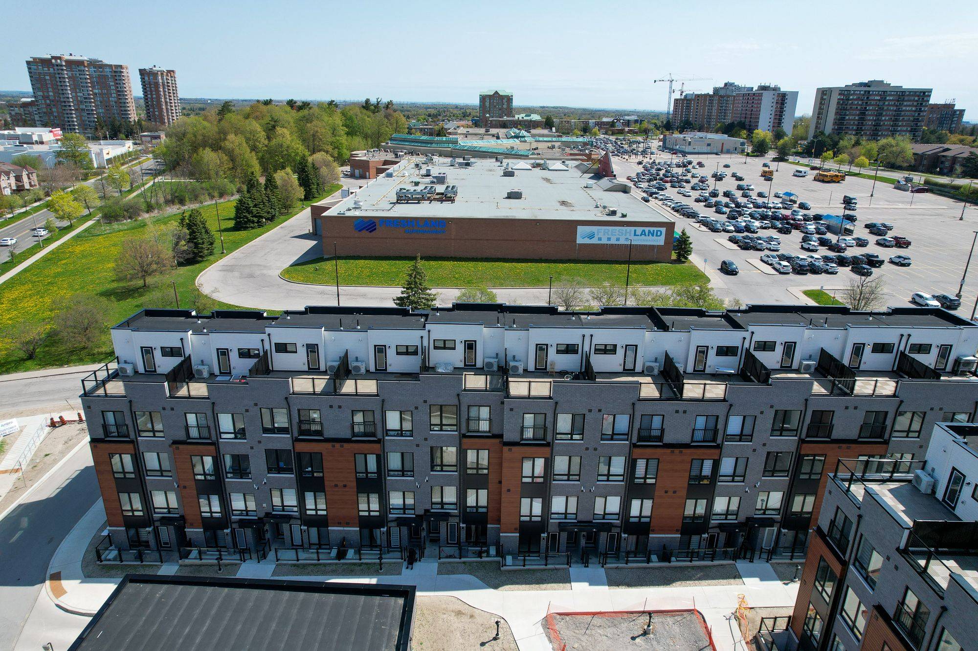 Toronto E11, ON M1J 3Z4,30 Liben WAY #33