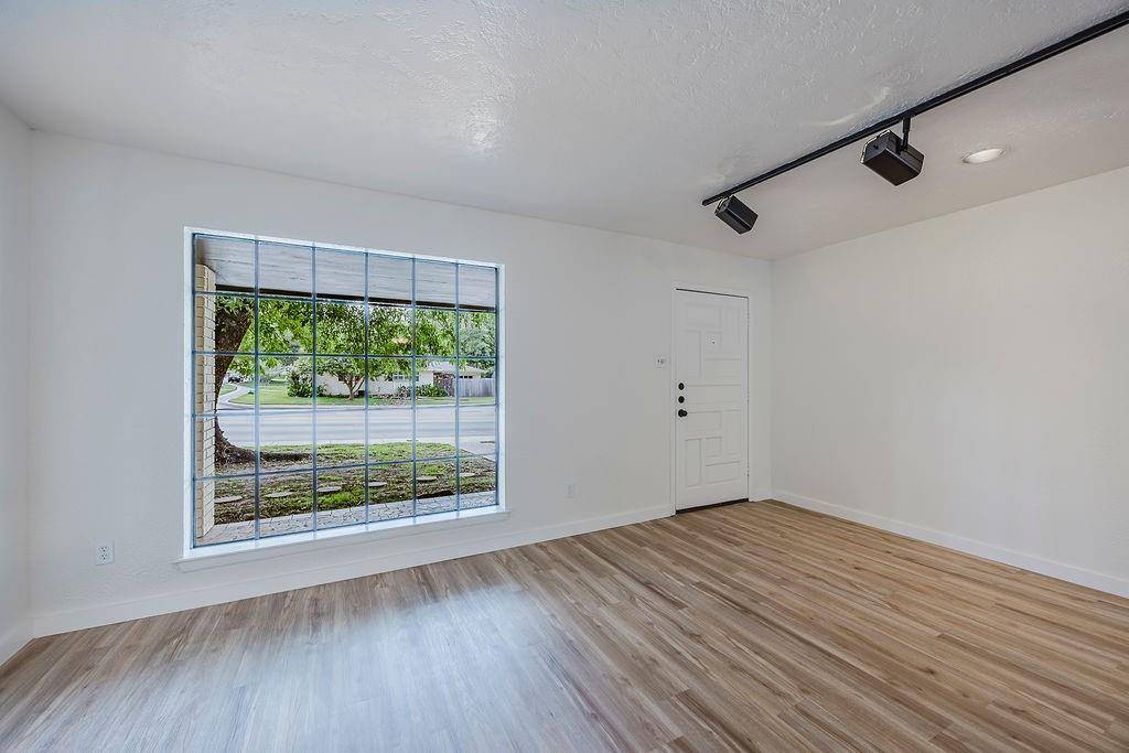 Fort Worth, TX 76133,6509 S Hulen Street