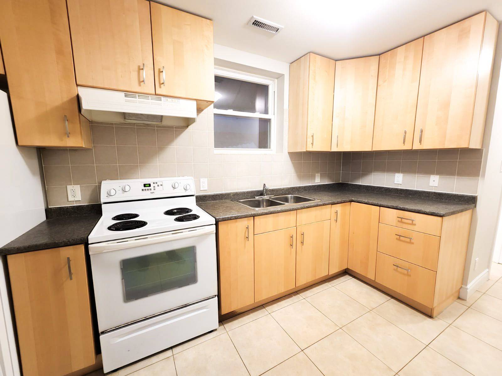 Toronto W06, ON M8V 1X7,62 Murrie AVE #1