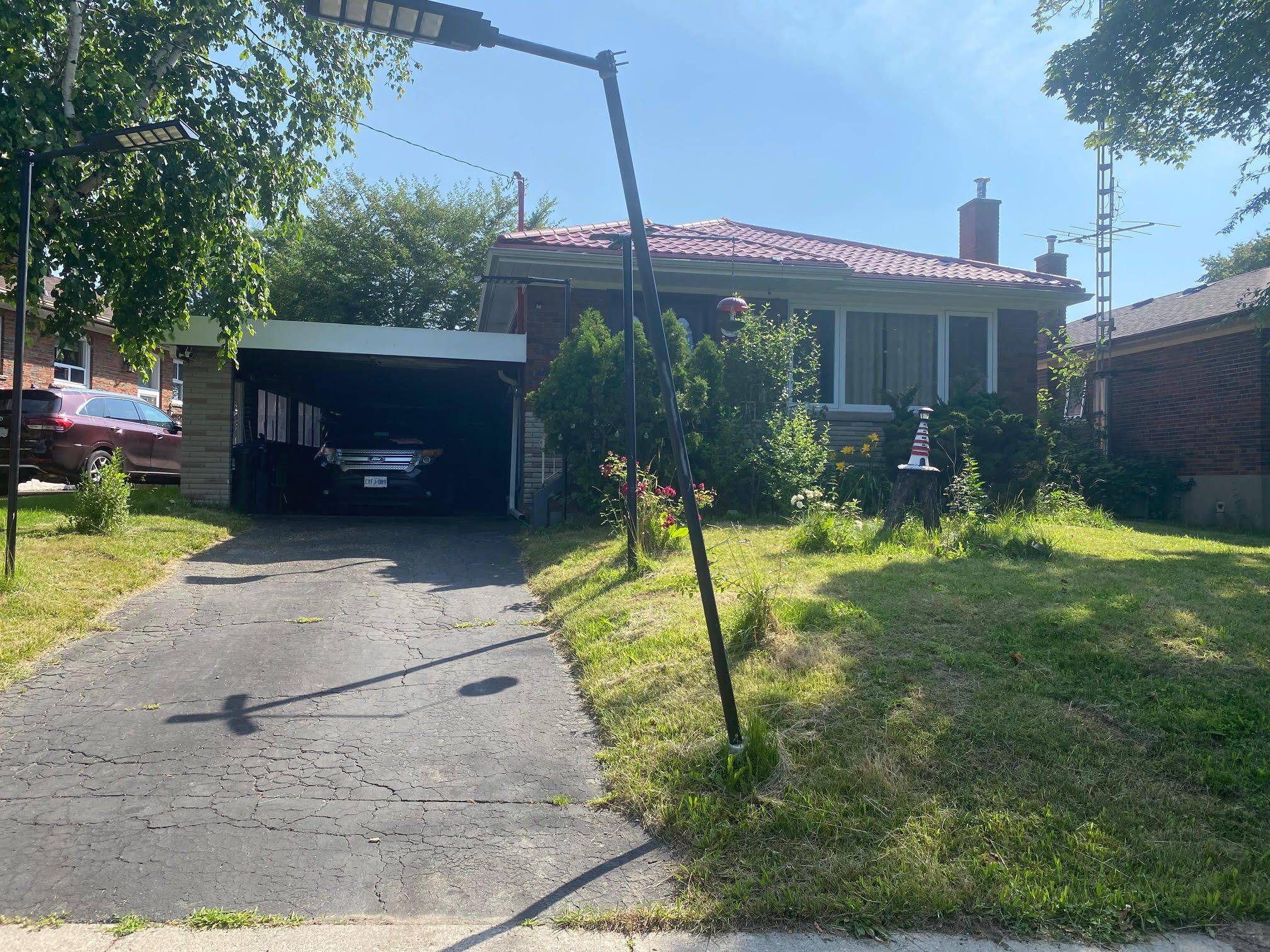 Toronto E09, ON M1G 2W9,3 Mafeking CRES