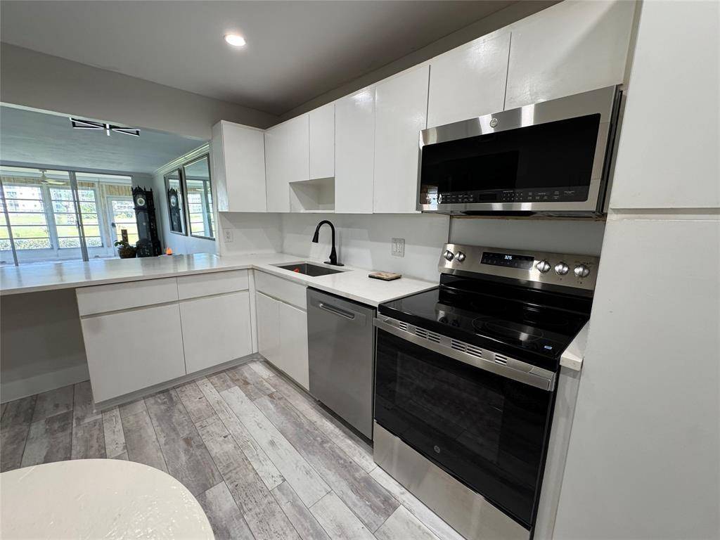 Pompano Beach, FL 33069,2601 S Palm Aire Dr #112