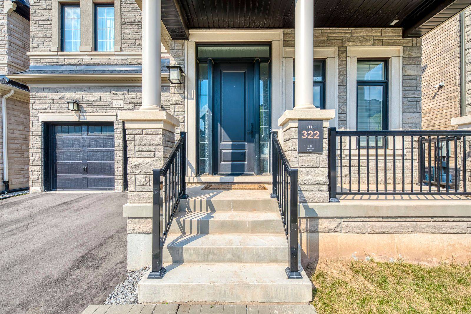 Oakville, ON L6M 5M7,1243 Pondside TRL